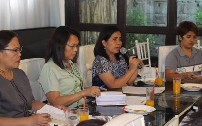 <p><strong>POPULATION OFFICES.</strong> Population Commission  Regional Director Elnora Pulma (2nd from right) reiterates the importance of establishing population offices during a meeting with stakeholders in Tacloban City on Wednesday (June 20, 2018). <em>(Photo from FB page of PopCom Region 8)</em></p>